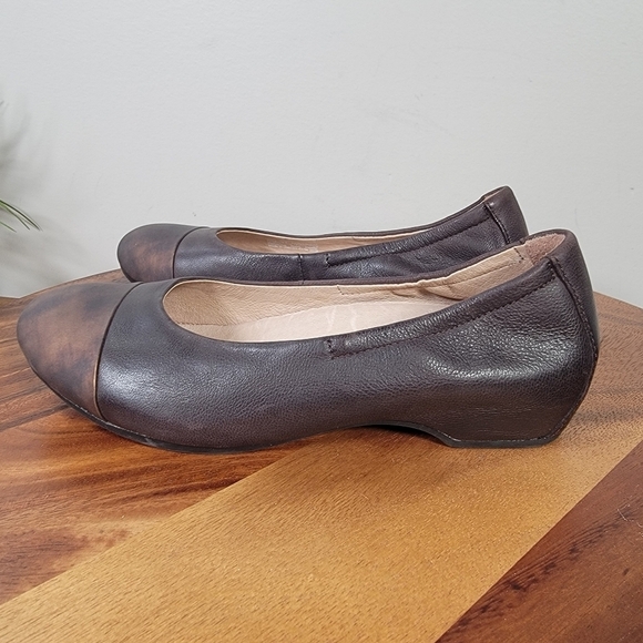 Dansko Lisanne Brown Leather Flats Burnished Bronze Toe Cap Size 37 - Picture 7 of 17